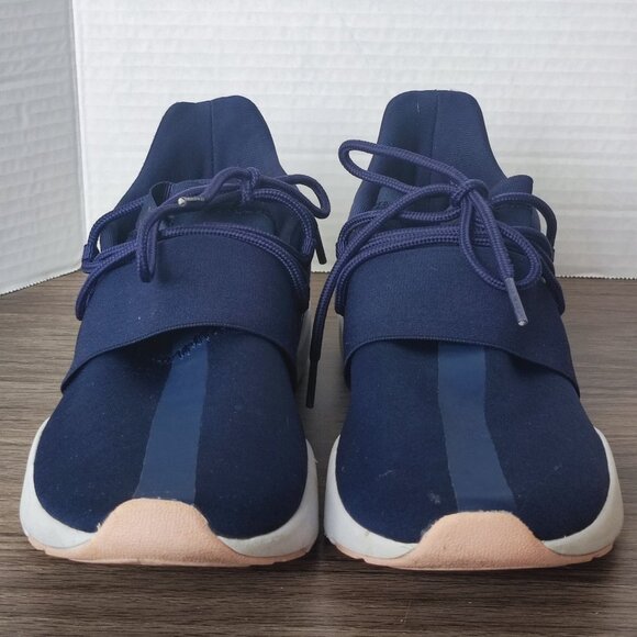 Fabletics Zuma Studio Sneaker II size 7 Athletic Lightweight Running Slip on - Picture 3 of 12